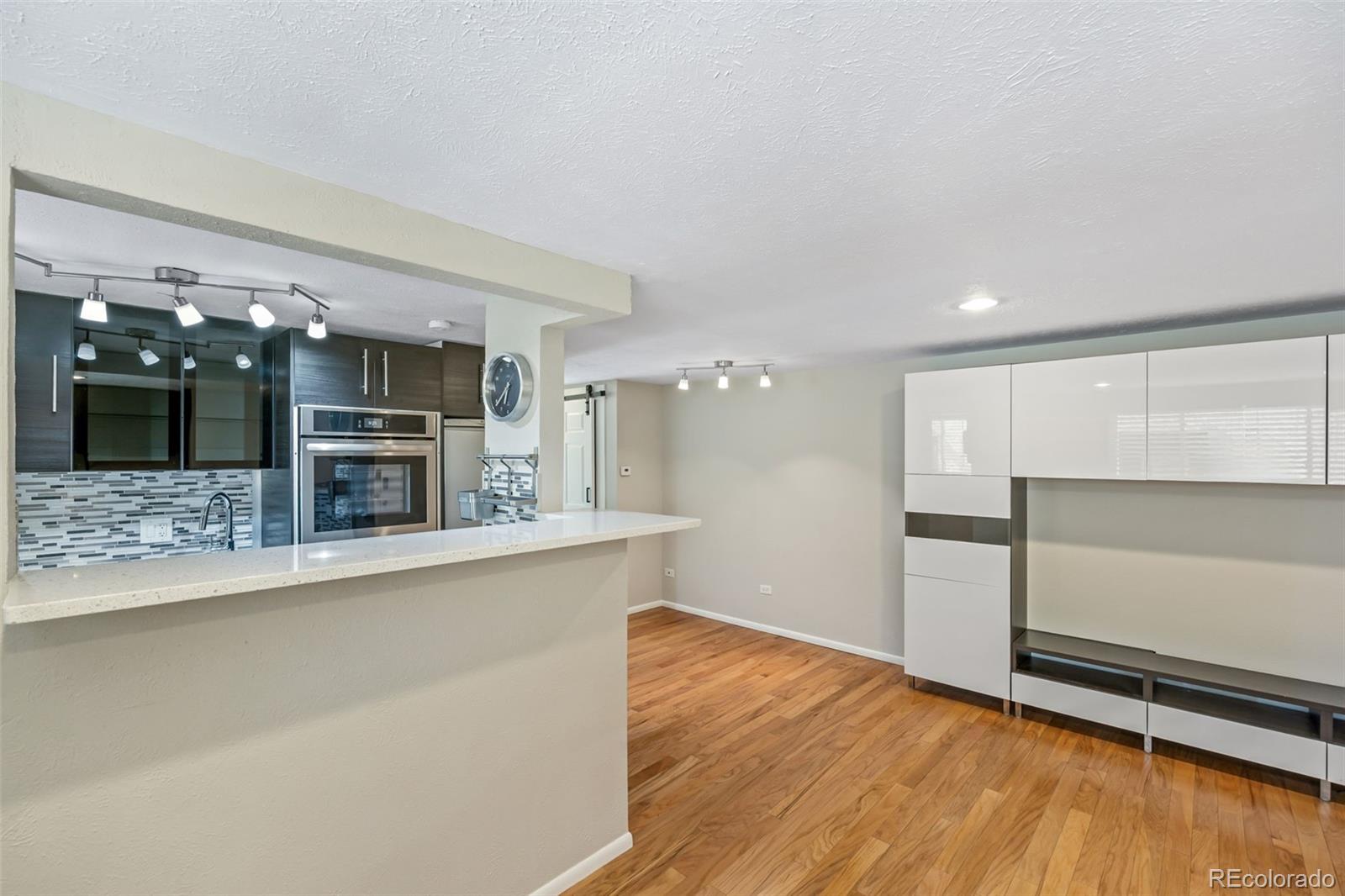 MLS Image #10 for 352 s lafayette street 103,denver, Colorado