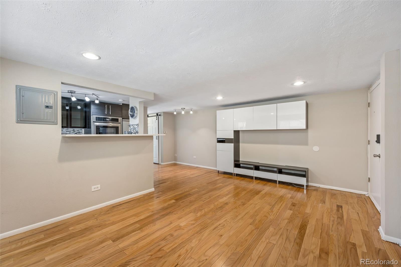 MLS Image #15 for 352 s lafayette street 103,denver, Colorado