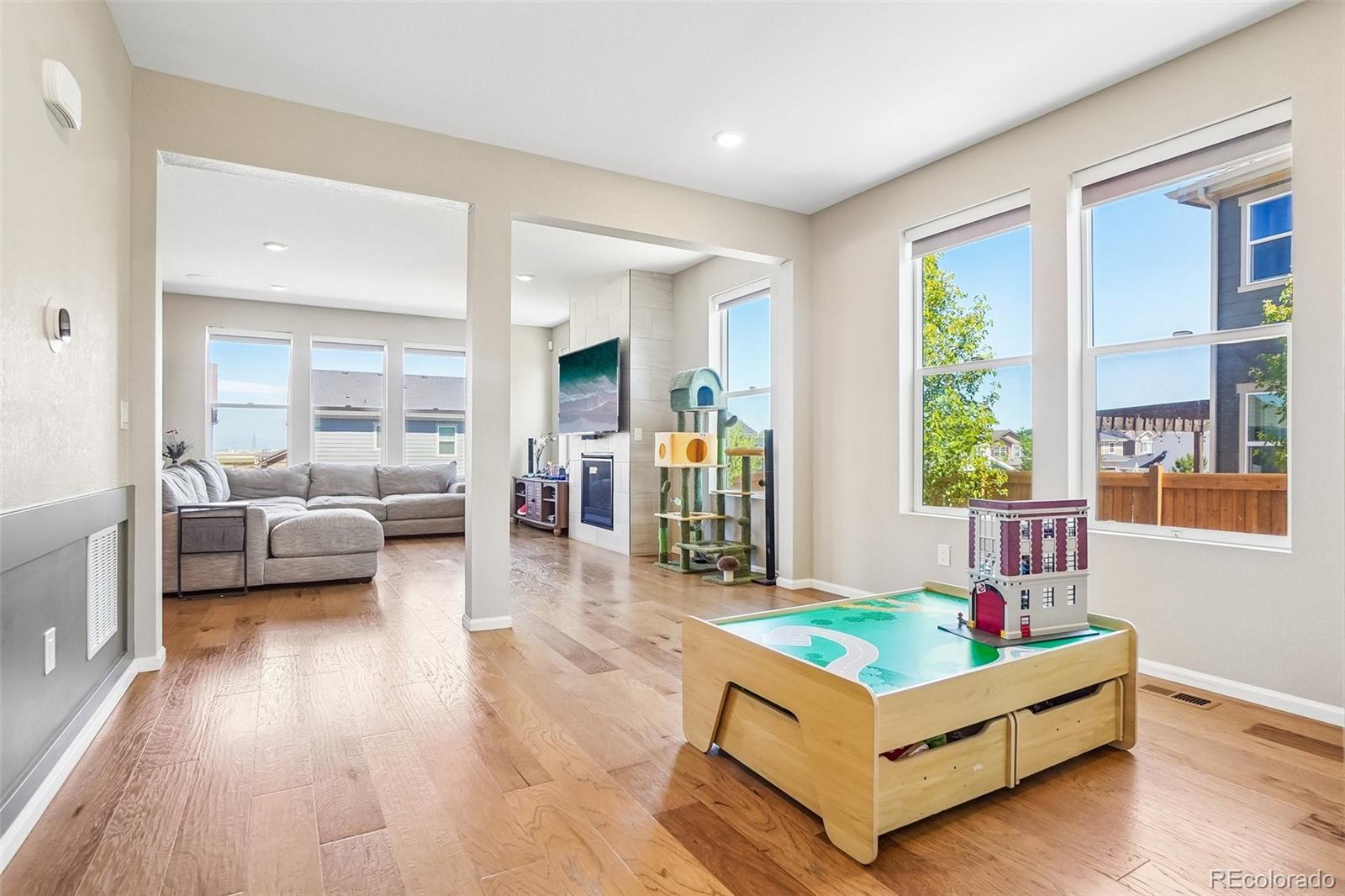 MLS Image #12 for 865 n waterloo circle,aurora, Colorado