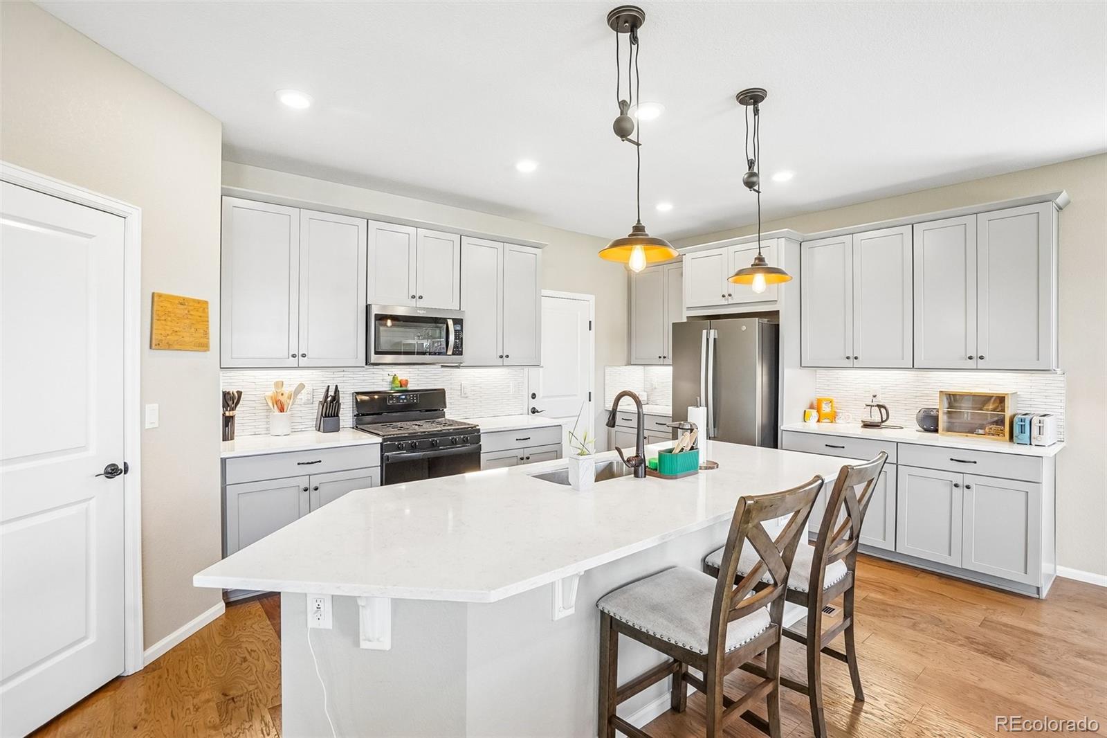 MLS Image #16 for 865 n waterloo circle,aurora, Colorado