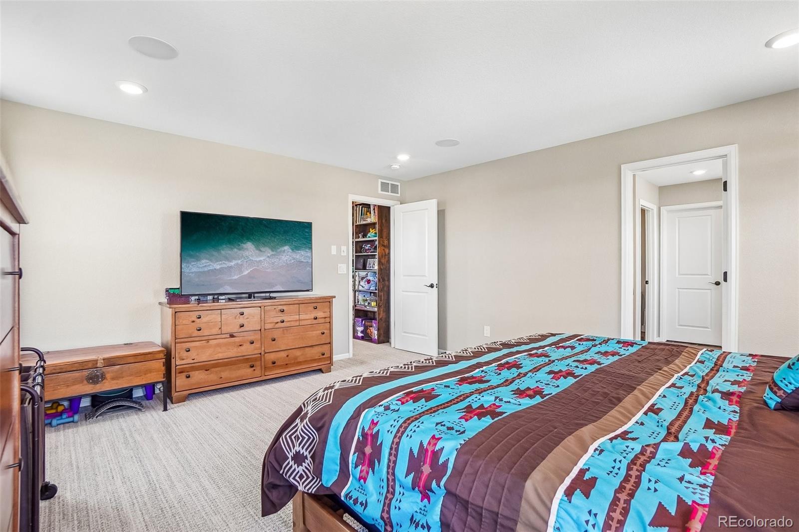 MLS Image #34 for 865 n waterloo circle,aurora, Colorado