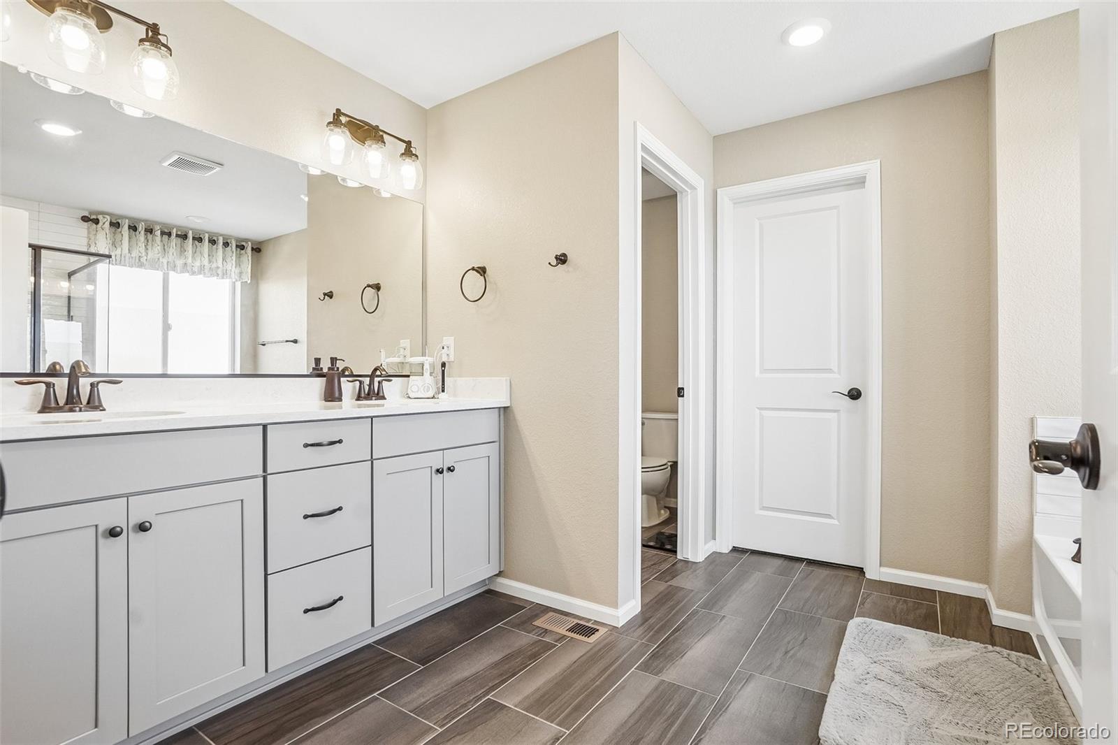 MLS Image #35 for 865 n waterloo circle,aurora, Colorado