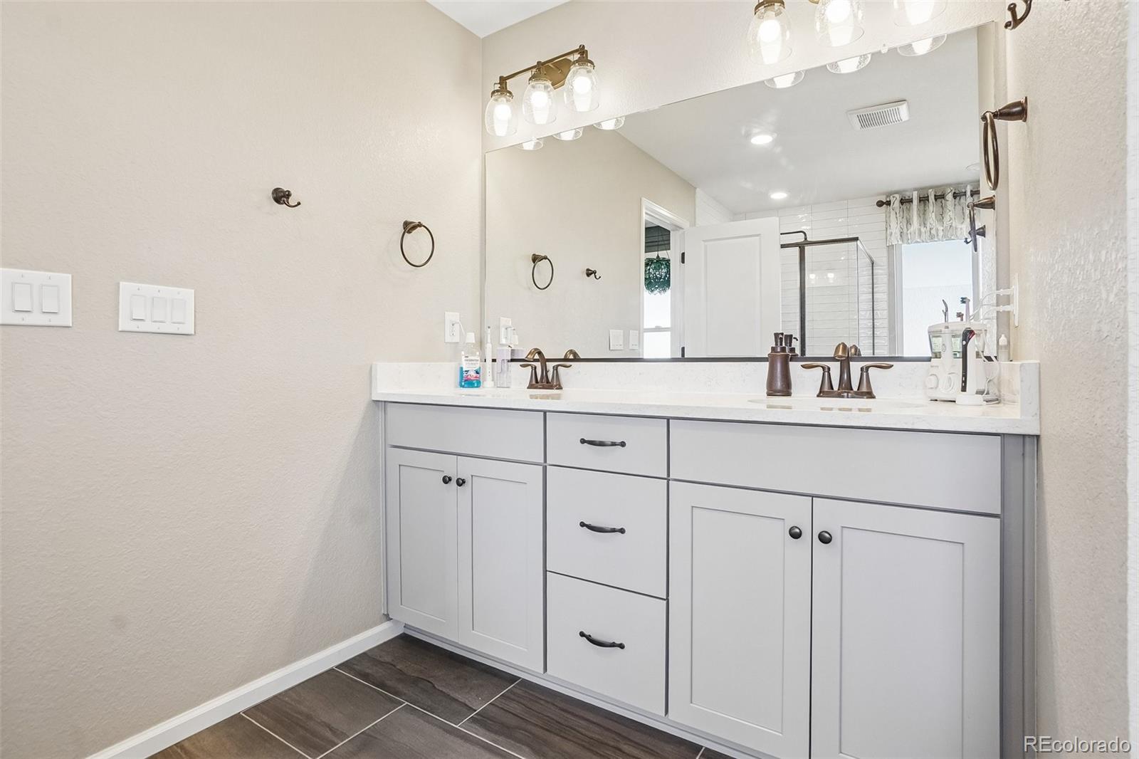 MLS Image #37 for 865 n waterloo circle,aurora, Colorado