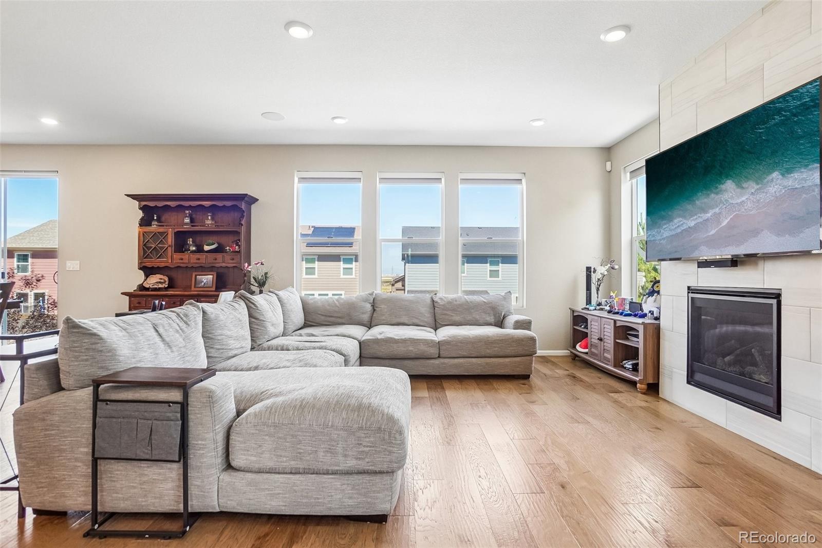 MLS Image #8 for 865 n waterloo circle,aurora, Colorado