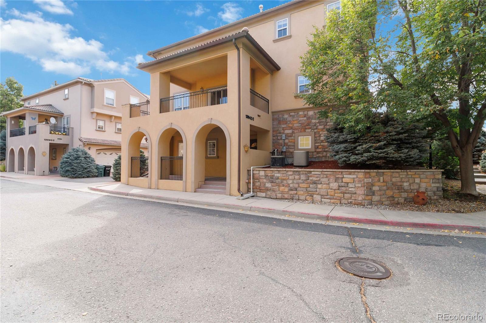 MLS Image #2 for 13942 e princeton place,aurora, Colorado
