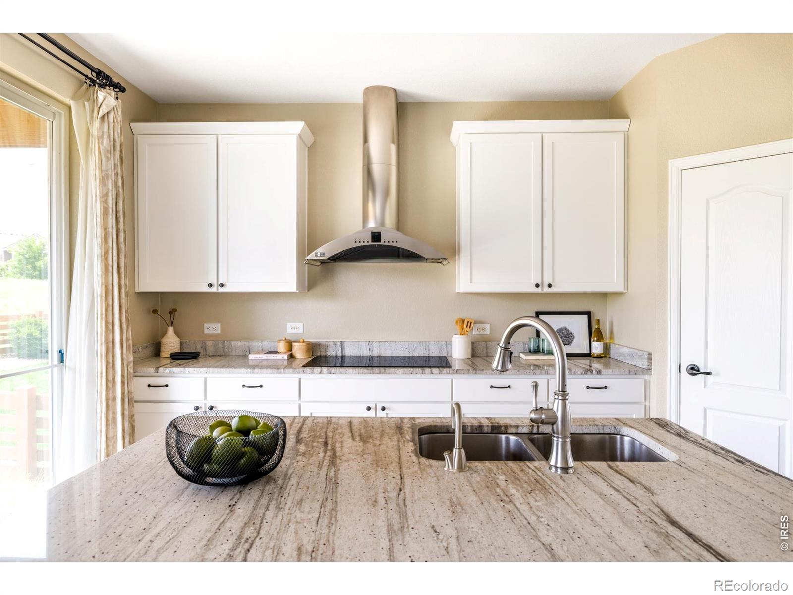 MLS Image #2 for 690  sun up place,erie, Colorado