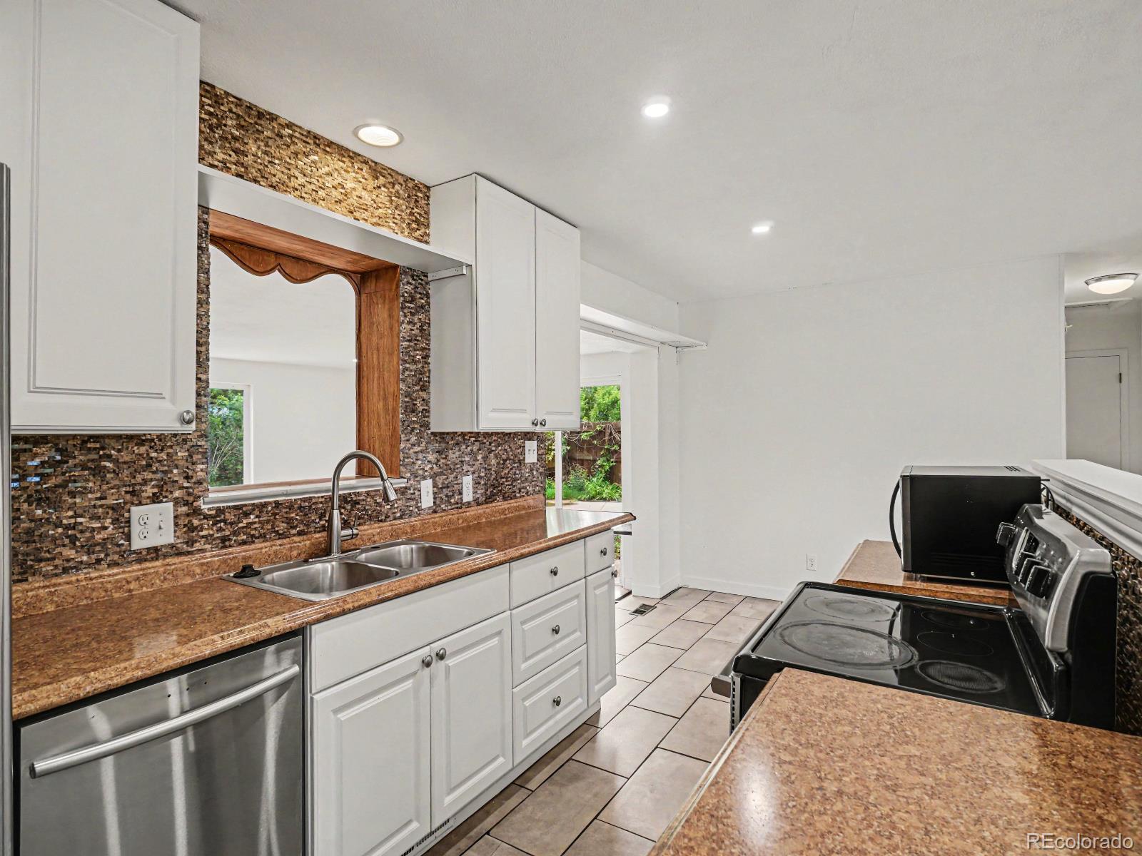 MLS Image #13 for 930  hemlock way,broomfield, Colorado