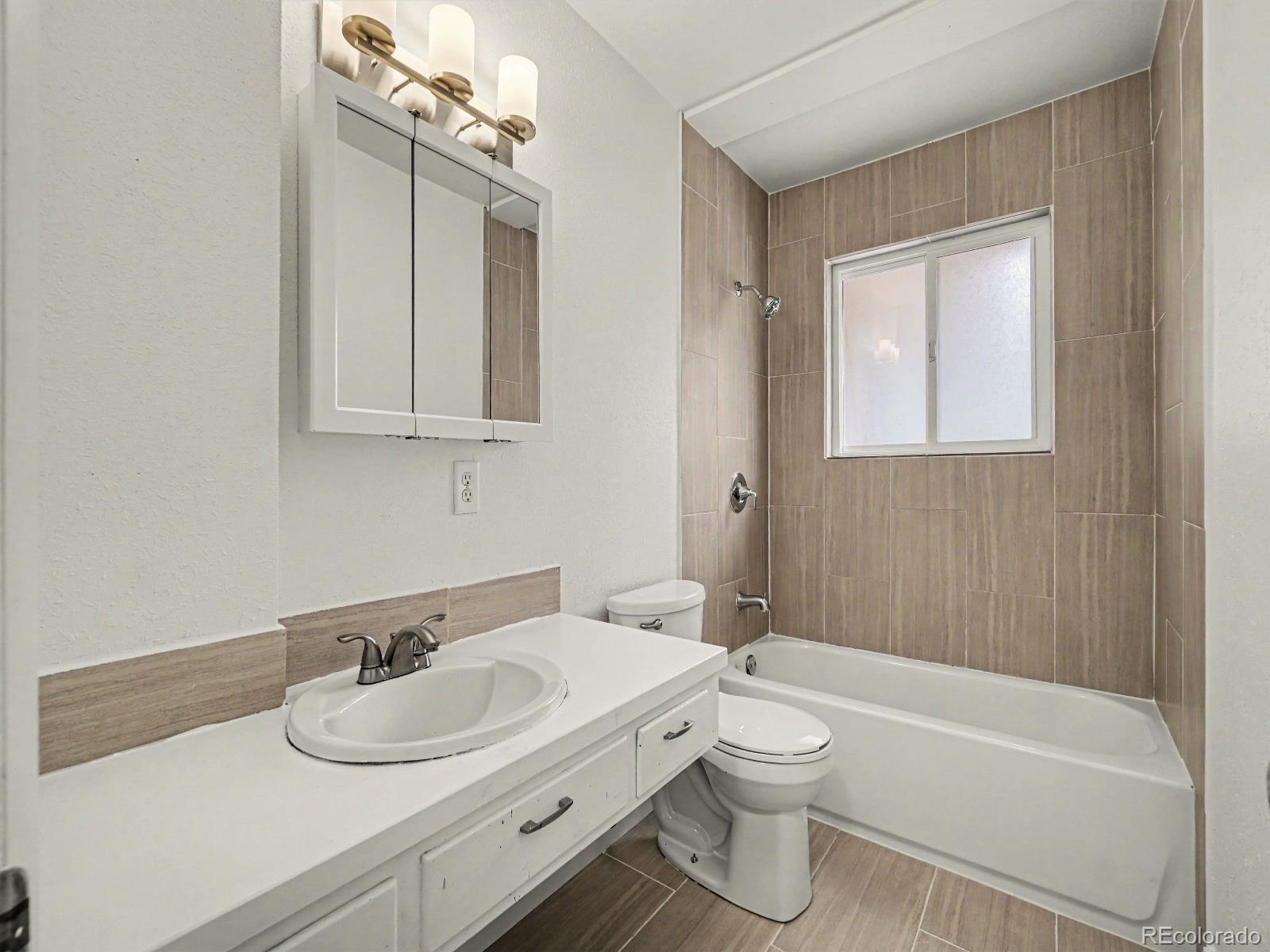 MLS Image #17 for 930  hemlock way,broomfield, Colorado