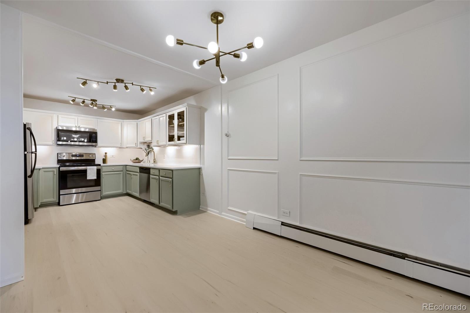 MLS Image #10 for 705 s clinton street,denver, Colorado