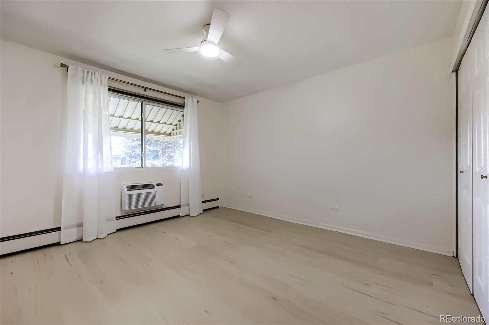 MLS Image #13 for 705 s clinton street,denver, Colorado