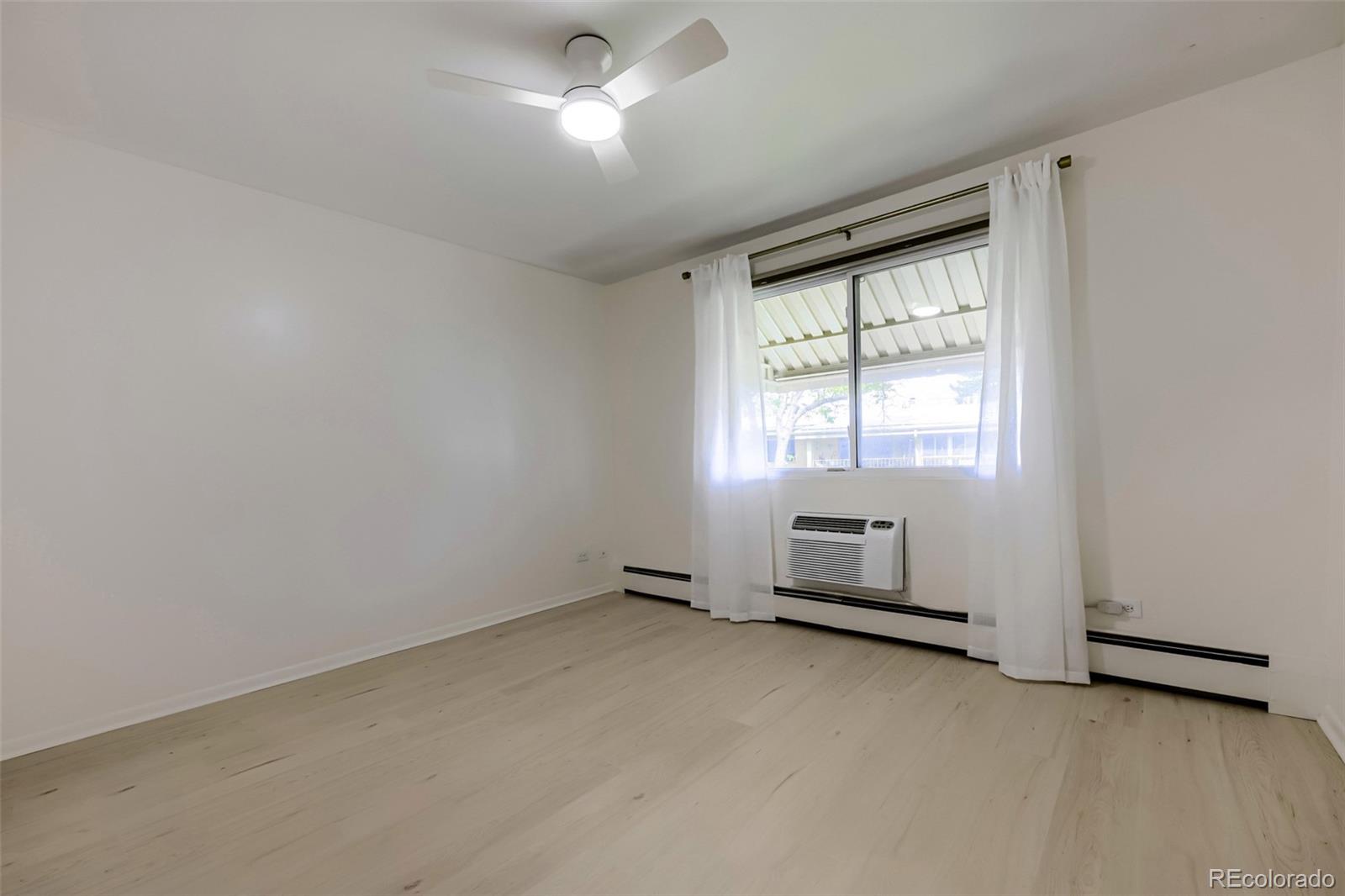 MLS Image #16 for 705 s clinton street,denver, Colorado