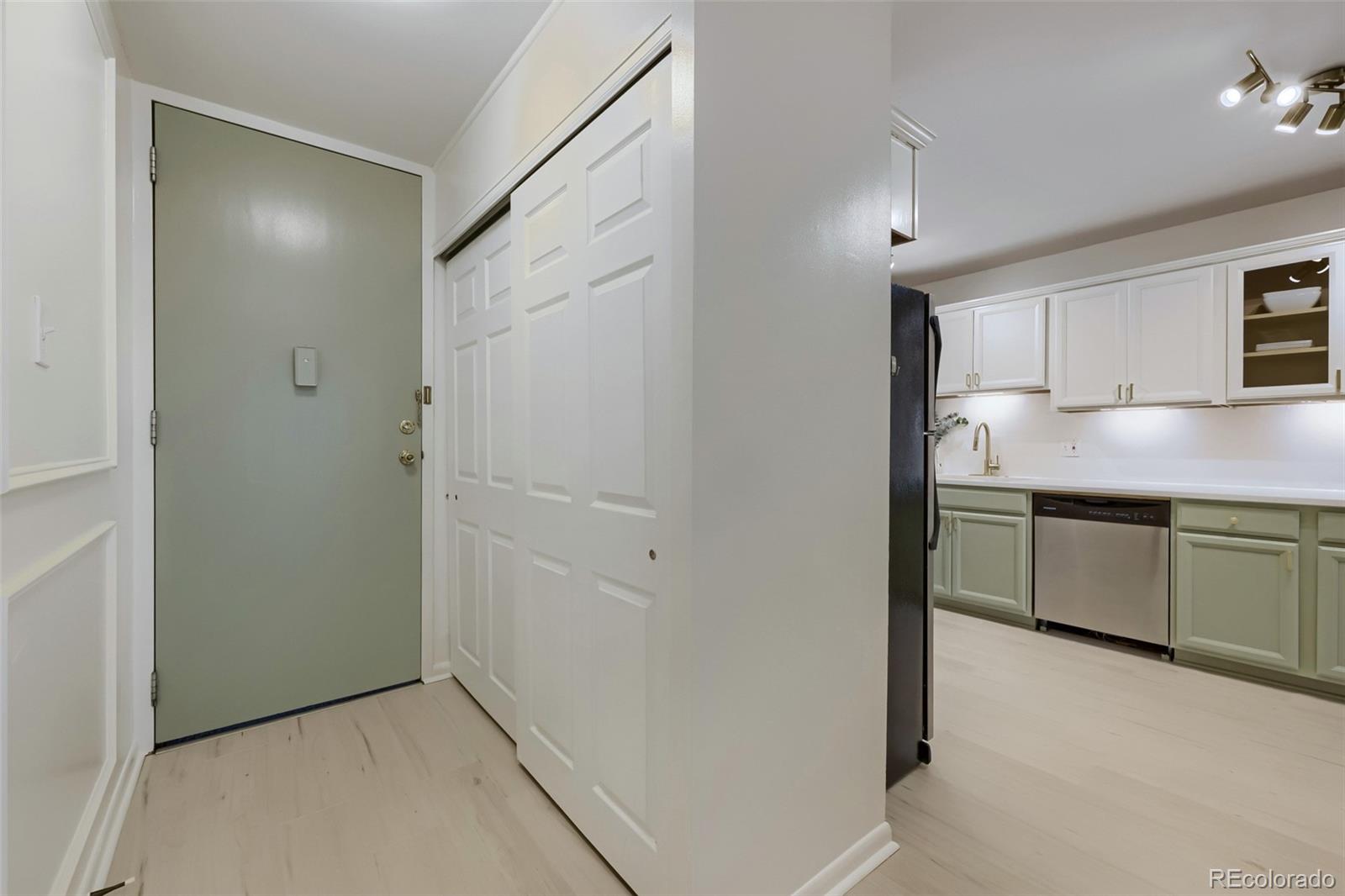 MLS Image #3 for 705 s clinton street,denver, Colorado