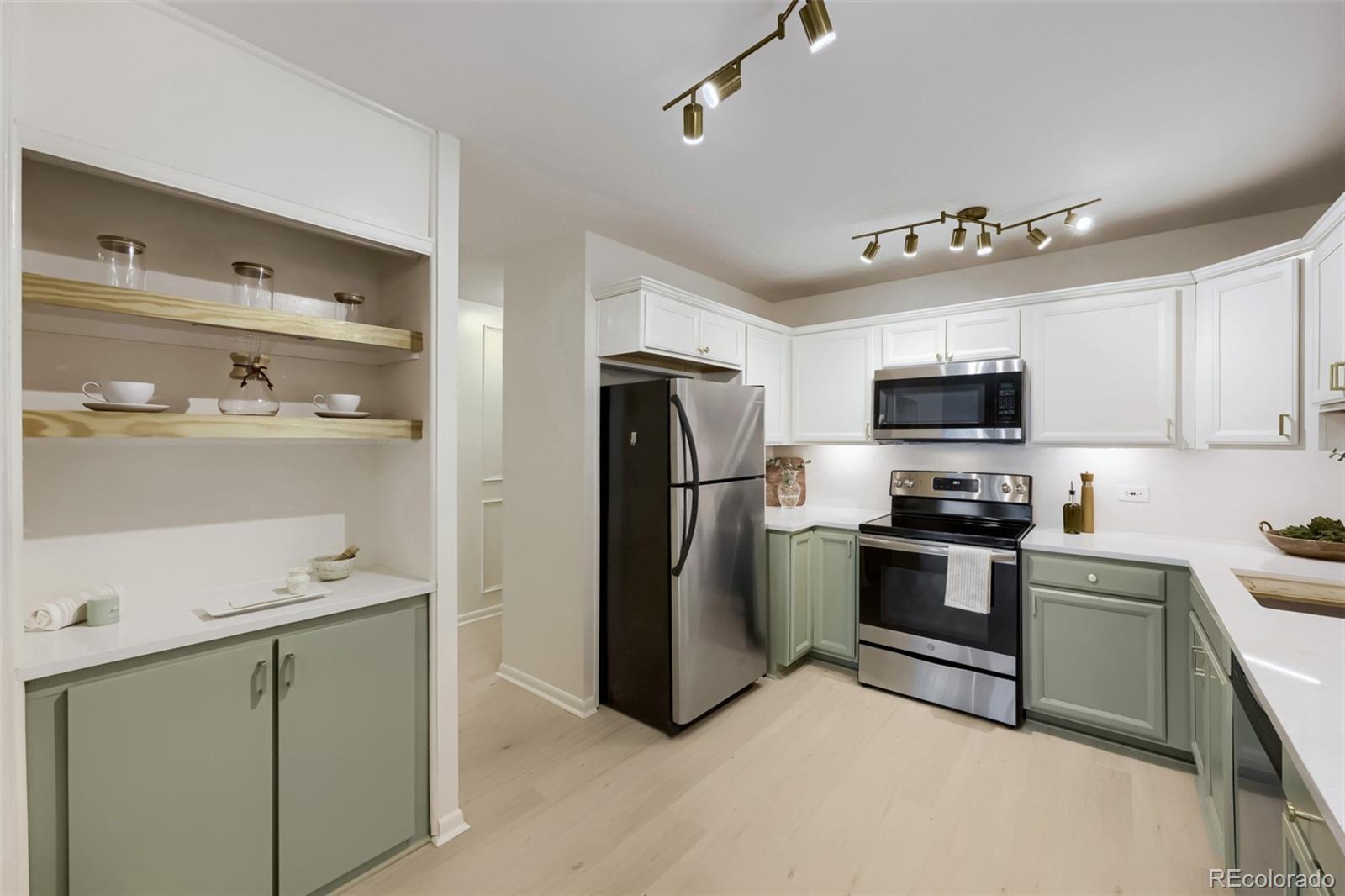MLS Image #5 for 705 s clinton street,denver, Colorado