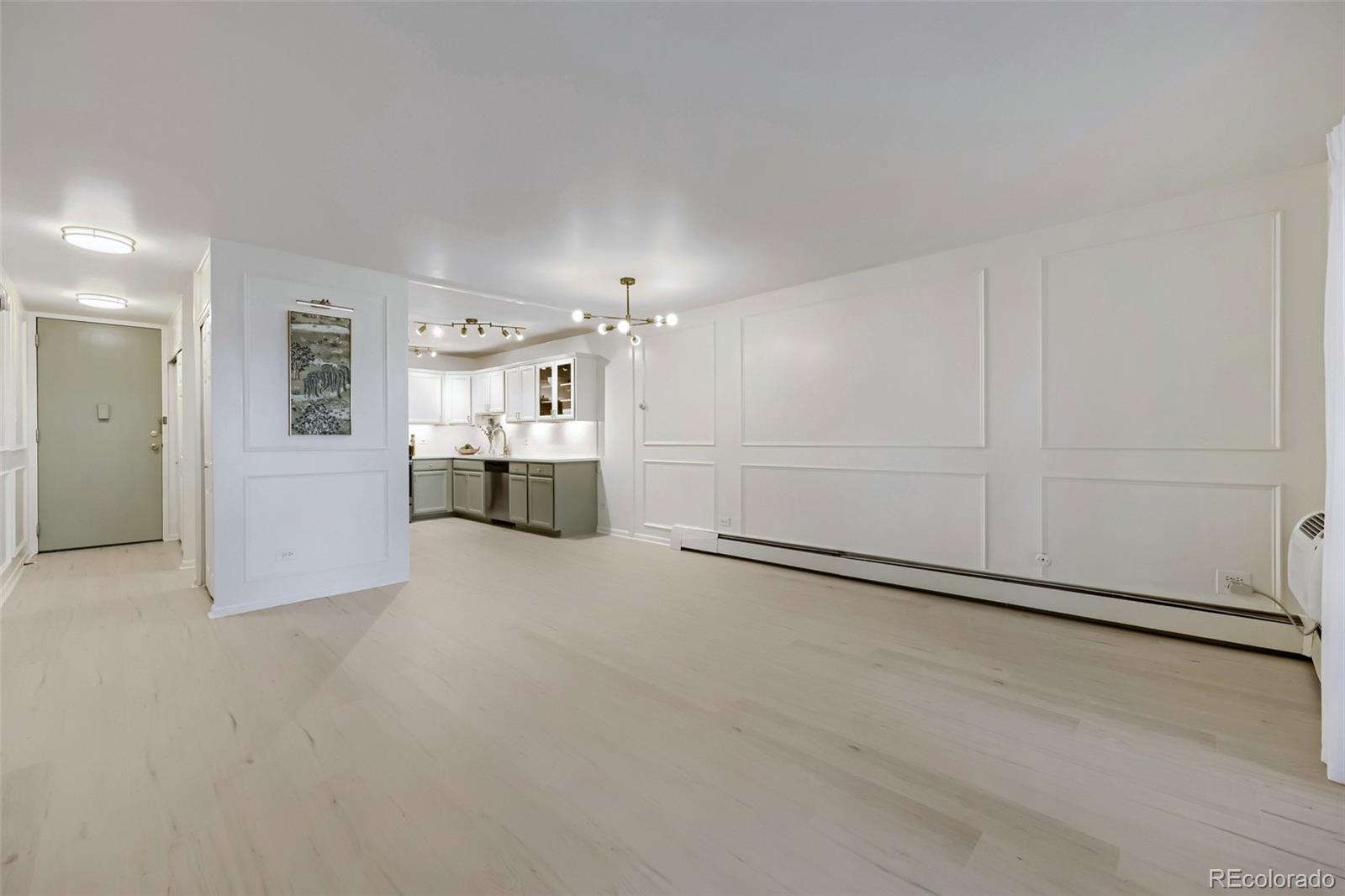 MLS Image #9 for 705 s clinton street,denver, Colorado