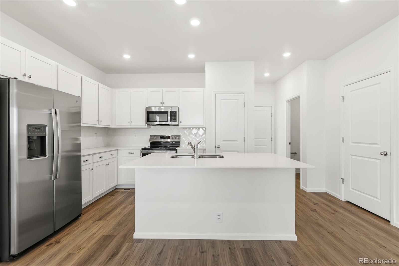 MLS Image #13 for 24246 e 53rd drive,aurora, Colorado