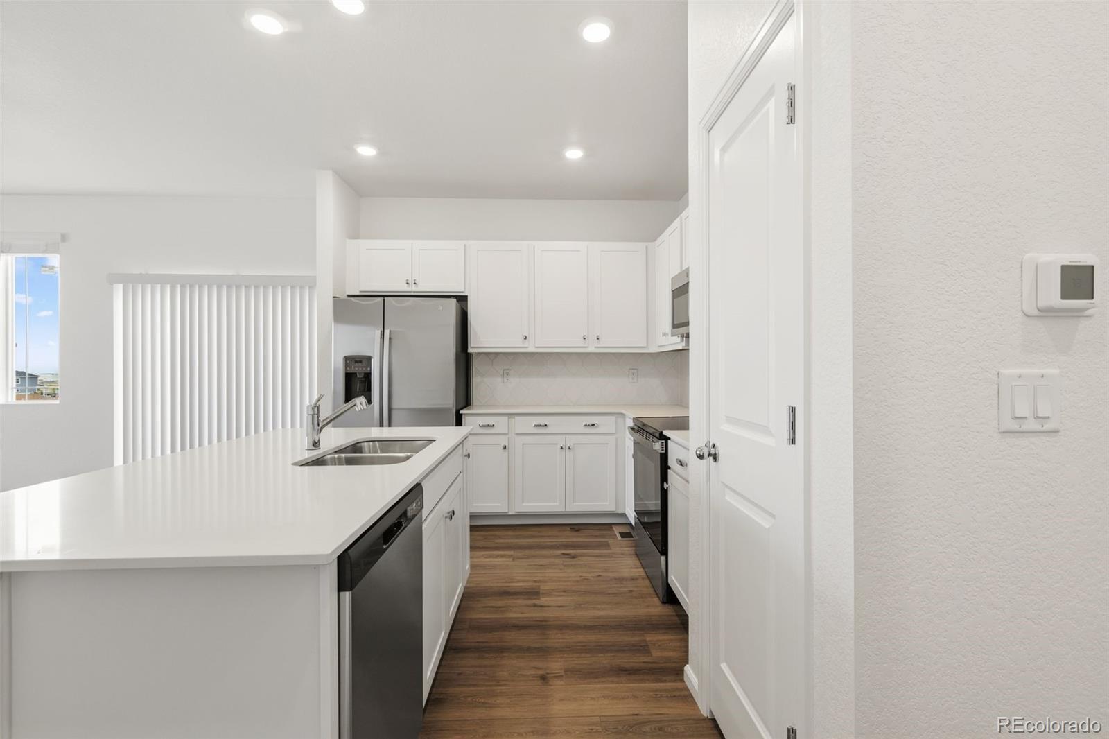 MLS Image #14 for 24246 e 53rd drive,aurora, Colorado