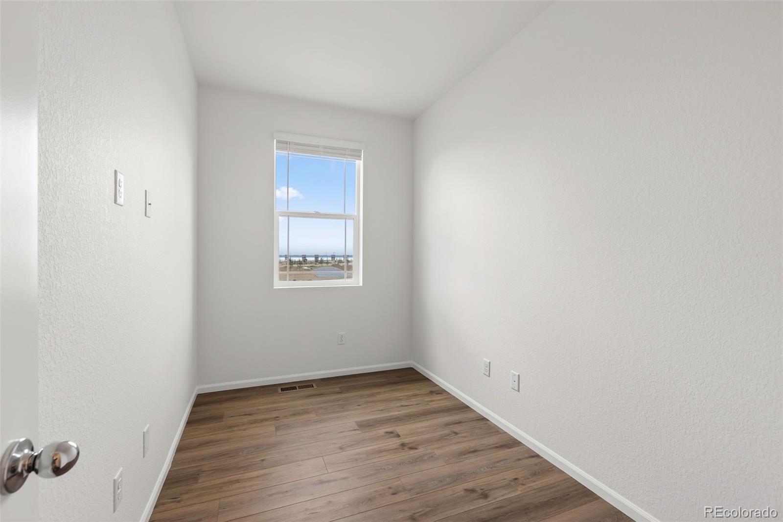 MLS Image #21 for 24246 e 53rd drive,aurora, Colorado