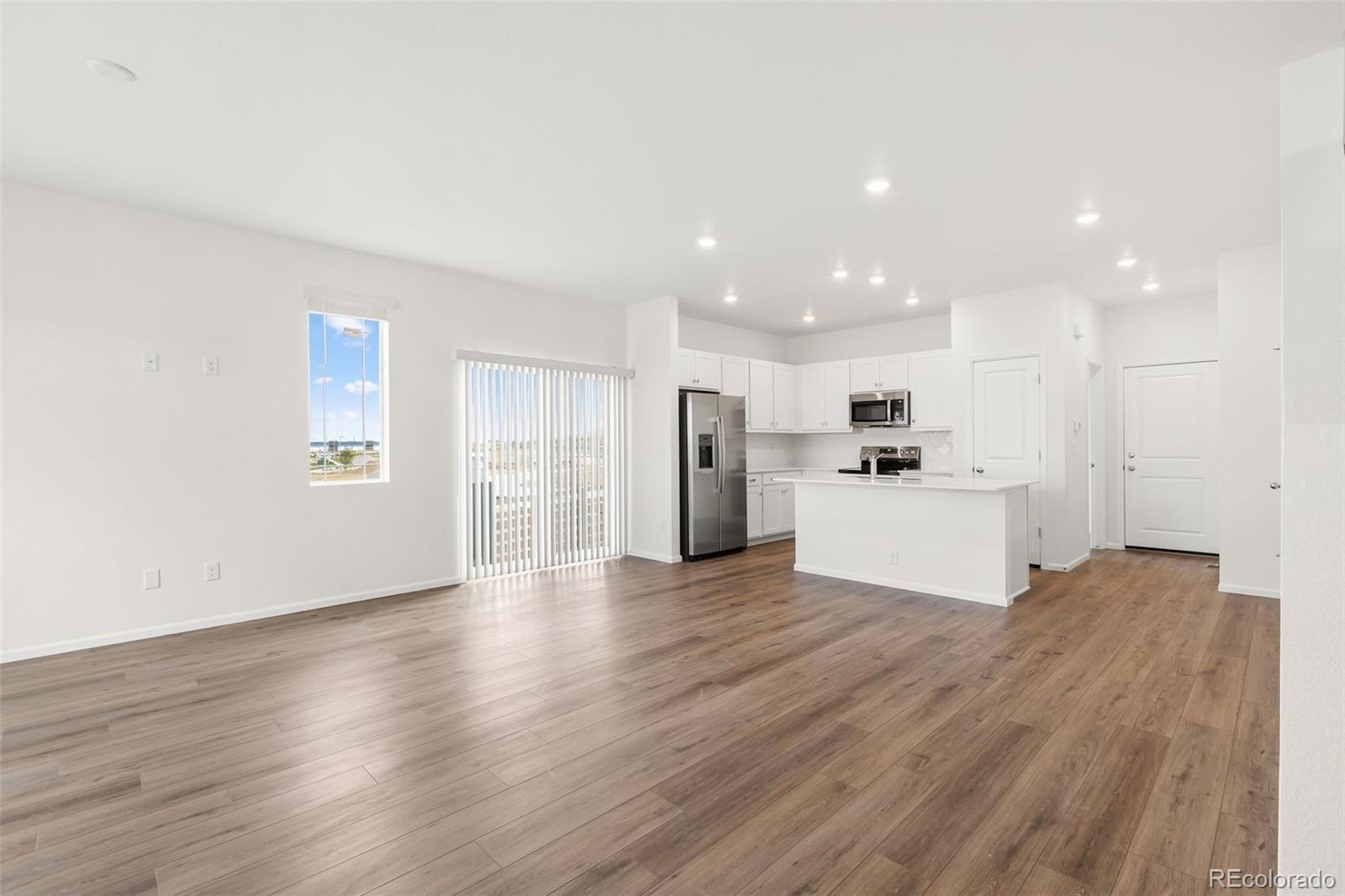 MLS Image #6 for 24246 e 53rd drive,aurora, Colorado