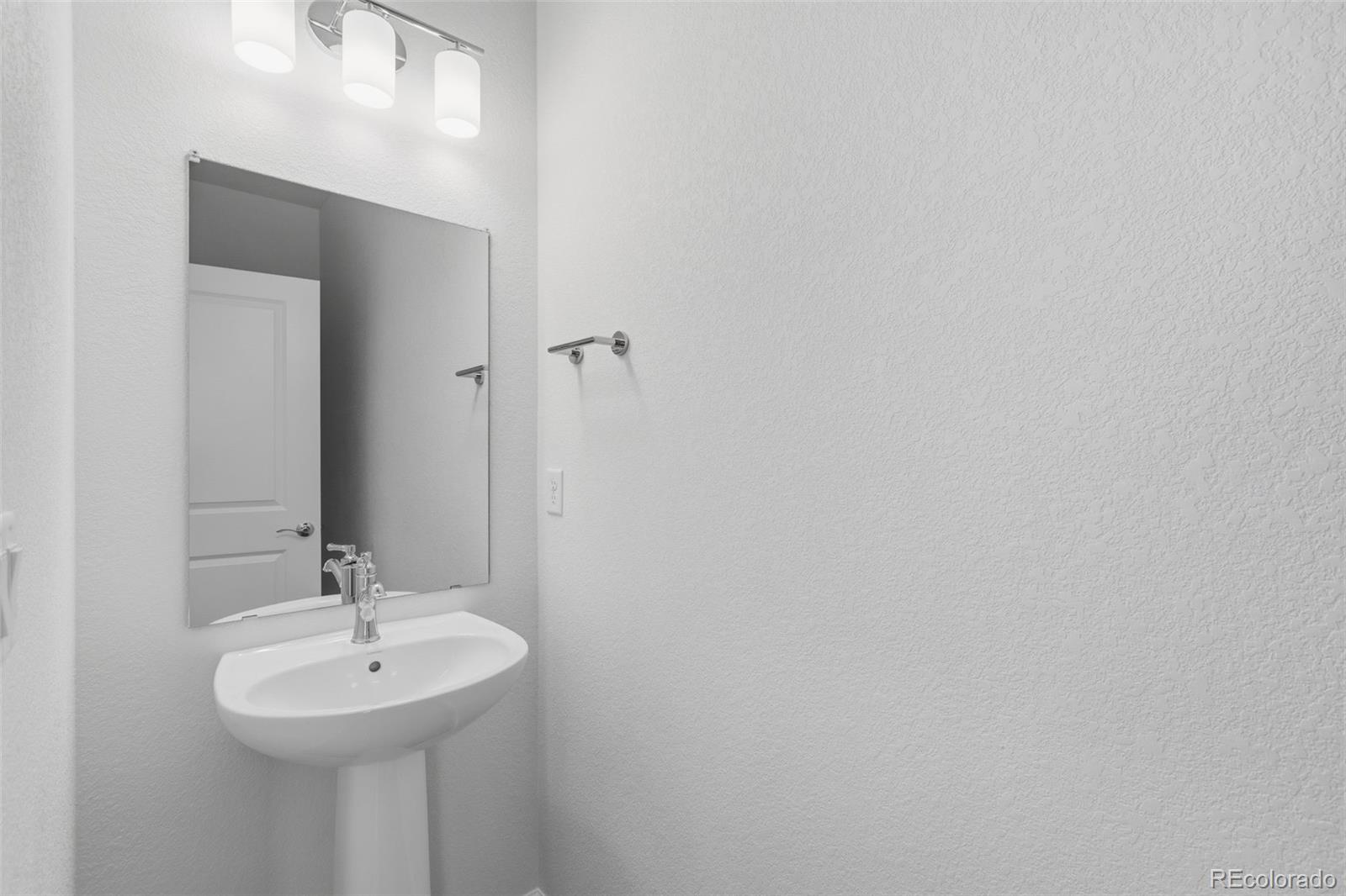 MLS Image #16 for 21303 e 63rd drive,aurora, Colorado