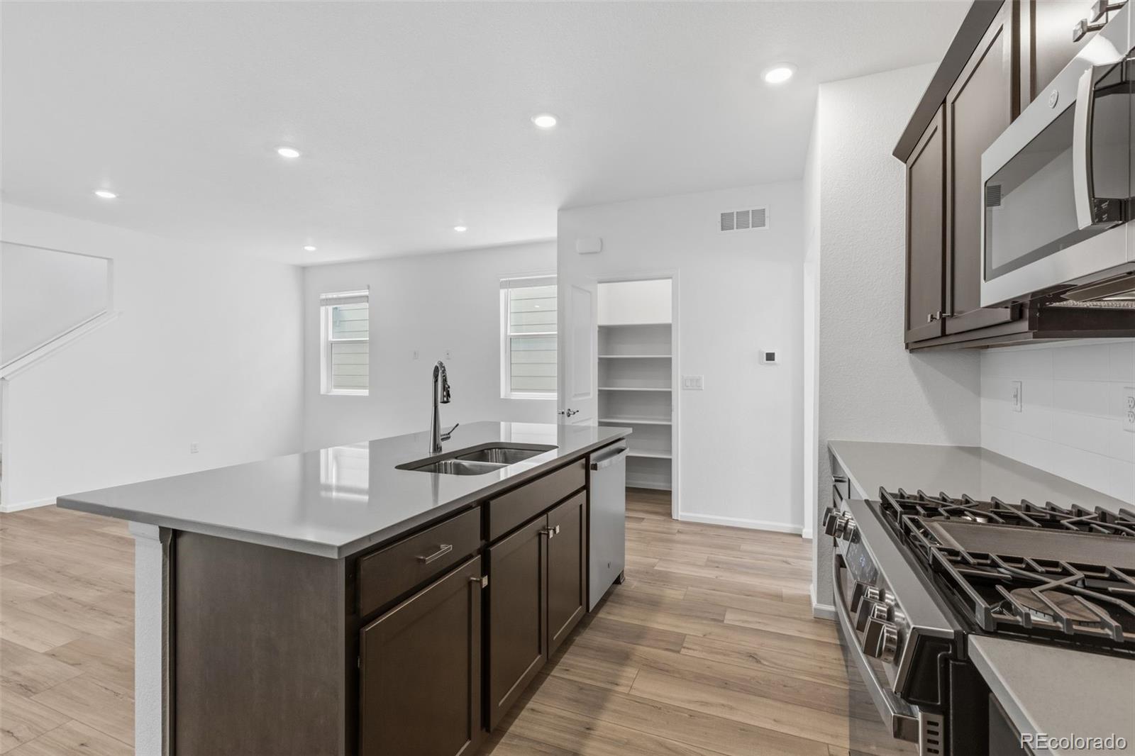 MLS Image #9 for 21303 e 63rd drive,aurora, Colorado
