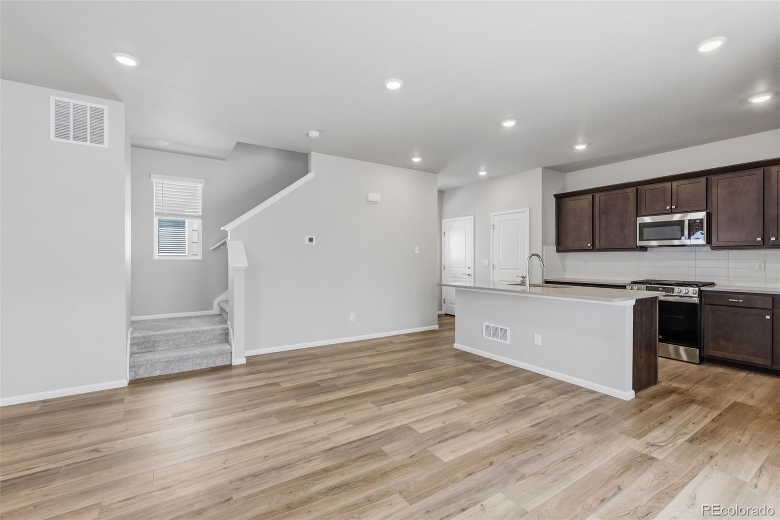 MLS Image #9 for 21051 e 63rd drive,aurora, Colorado