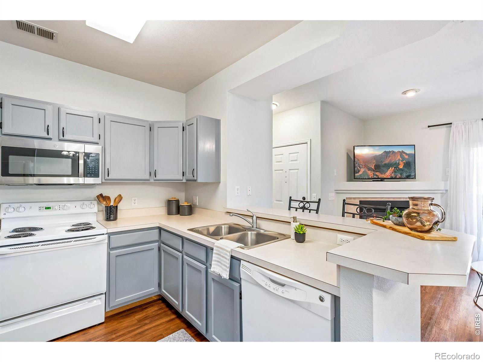 MLS Image #5 for 4545  wheaton drive,fort collins, Colorado