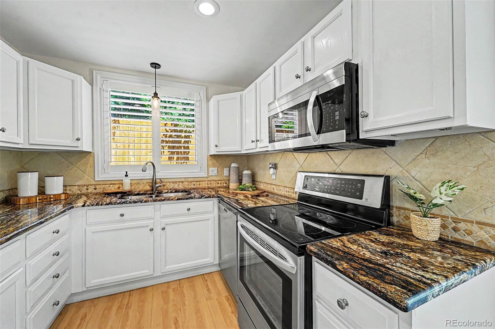 MLS Image #12 for 1490 s jasmine way,denver, Colorado