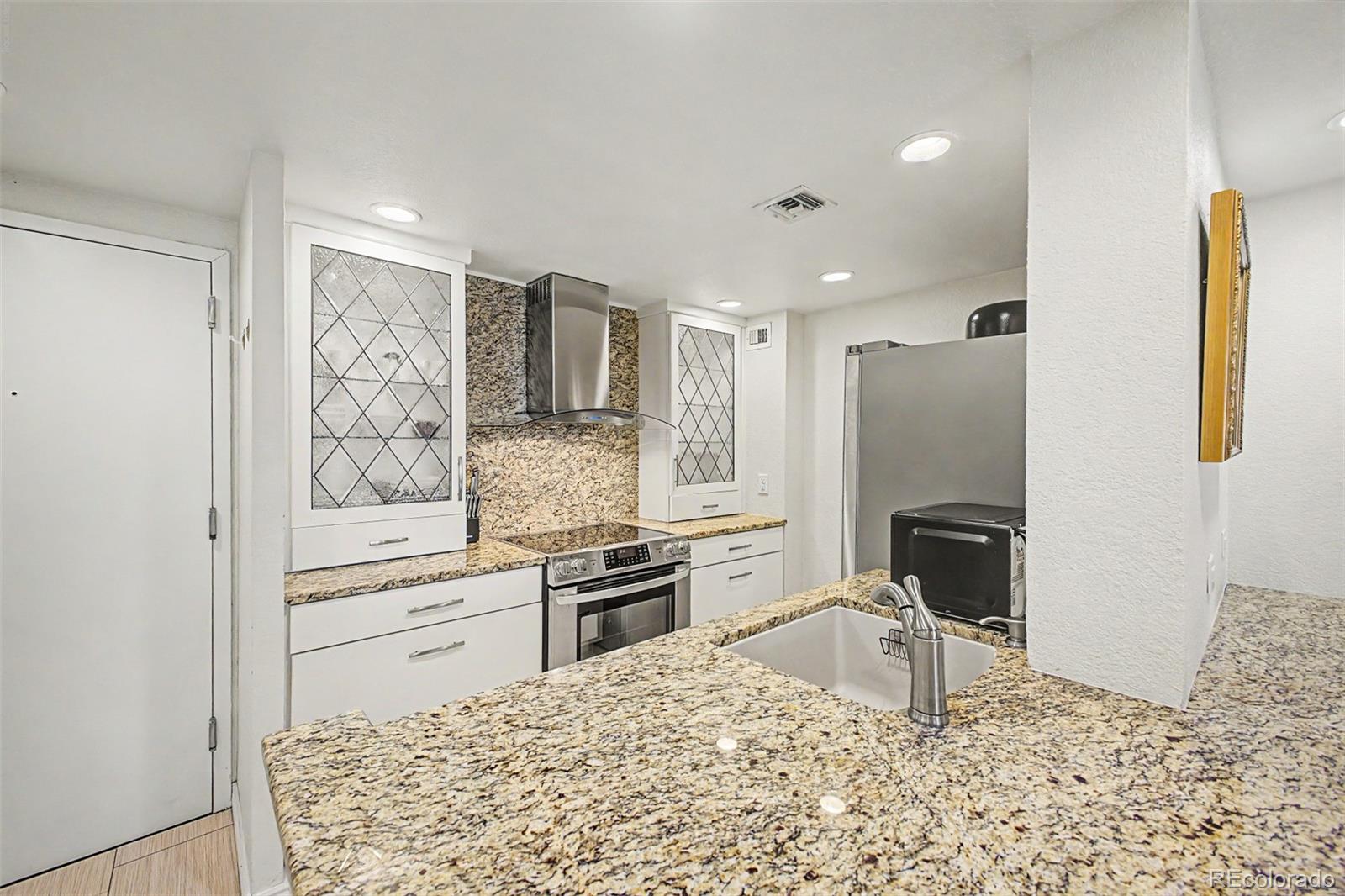 MLS Image #10 for 1777  larimer street,denver, Colorado