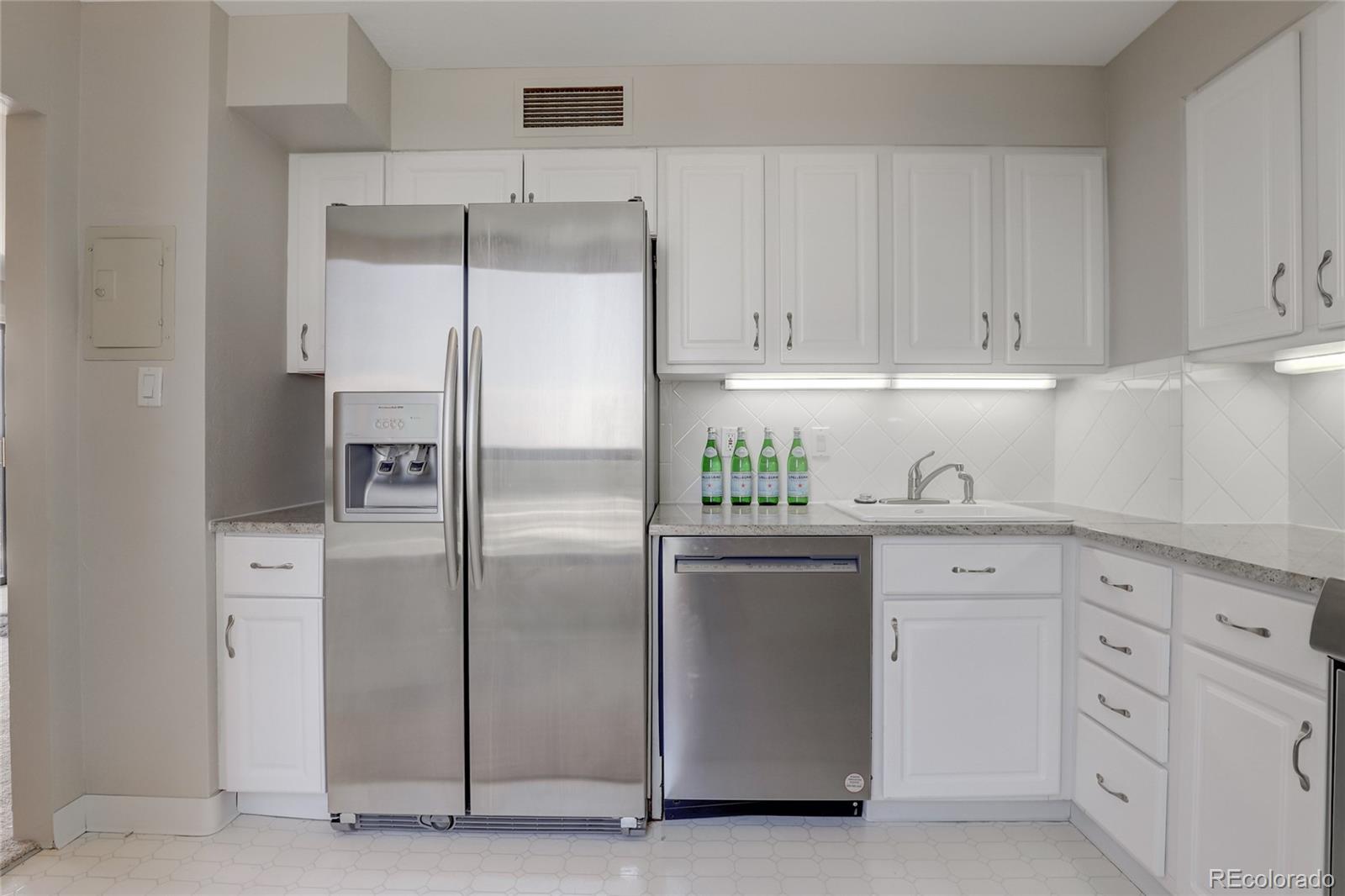 MLS Image #11 for 460 s marion parkway,denver, Colorado