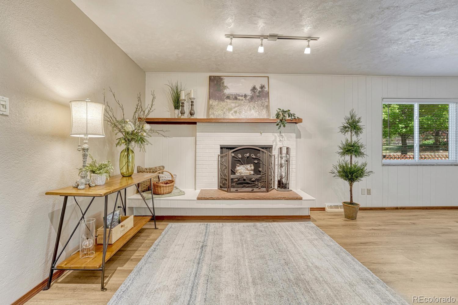 MLS Image #10 for 6904 e villanova place,denver, Colorado