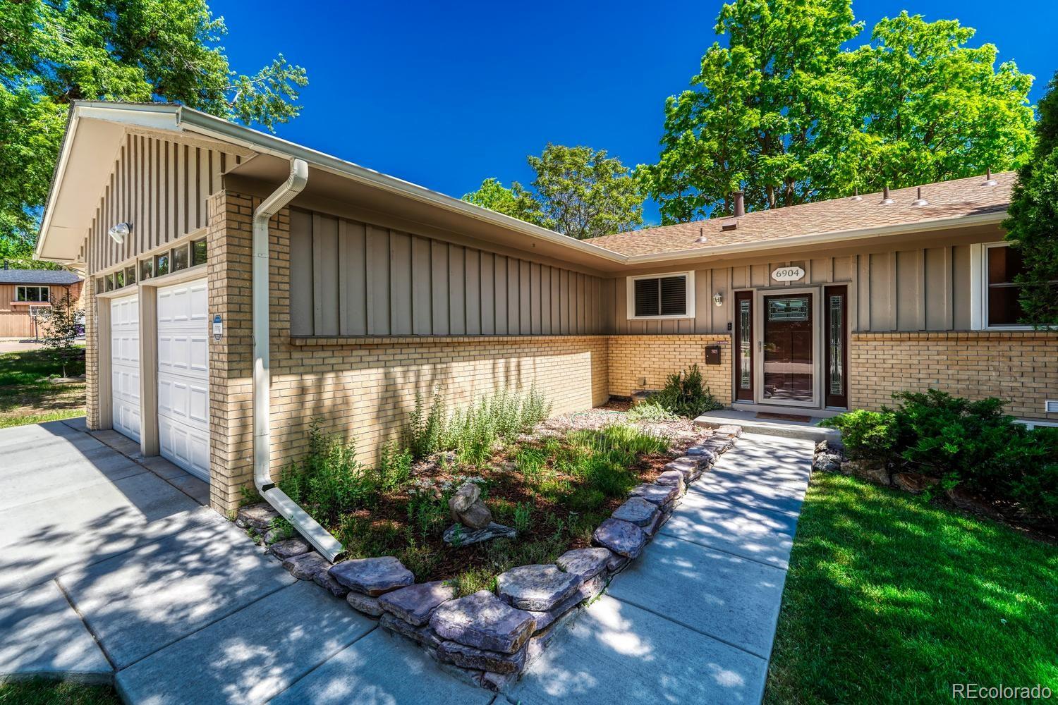 MLS Image #3 for 6904 e villanova place,denver, Colorado