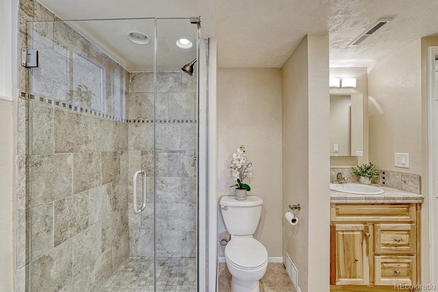 MLS Image #34 for 6904 e villanova place,denver, Colorado