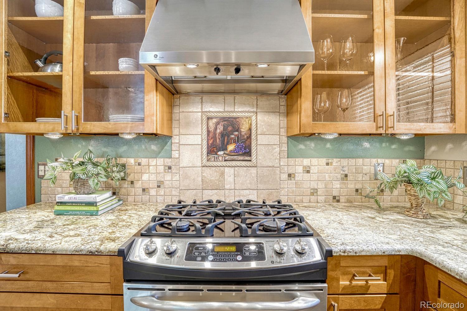 MLS Image #7 for 6904 e villanova place,denver, Colorado