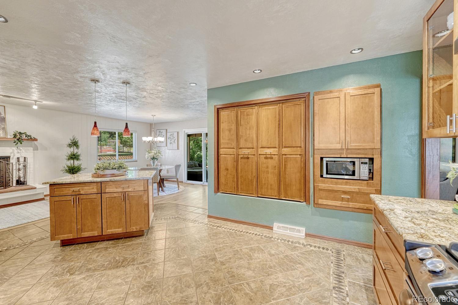 MLS Image #9 for 6904 e villanova place,denver, Colorado