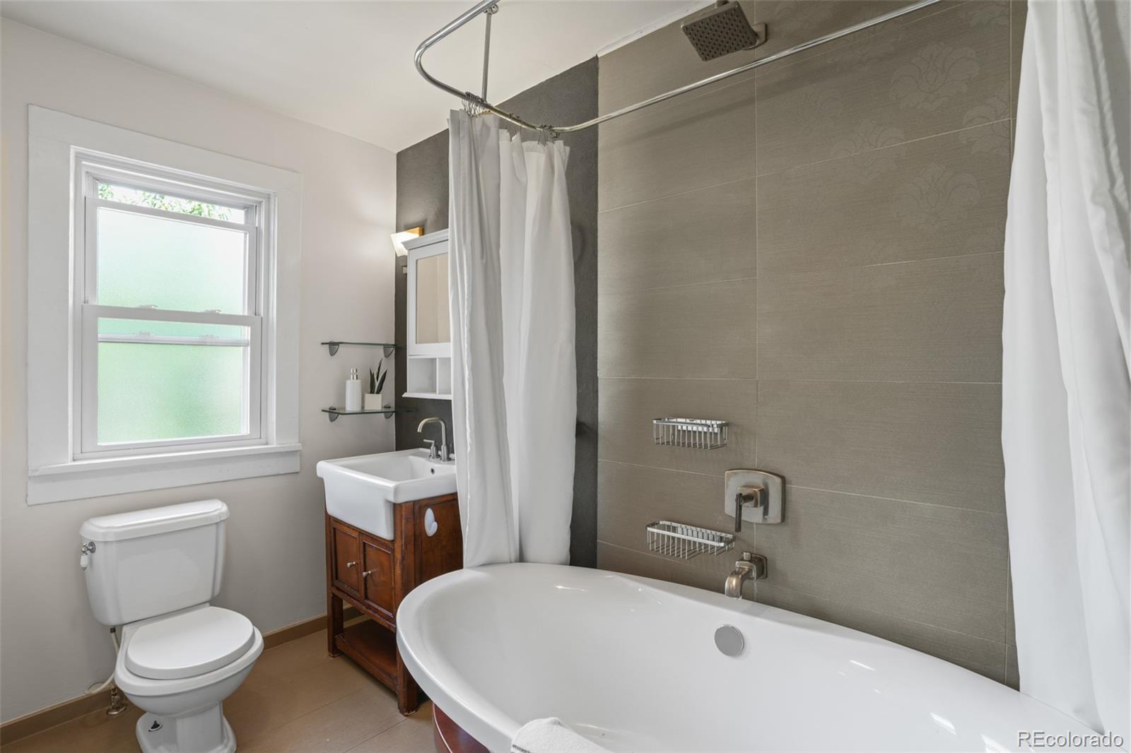 MLS Image #14 for 4401  w hayward place,denver, Colorado