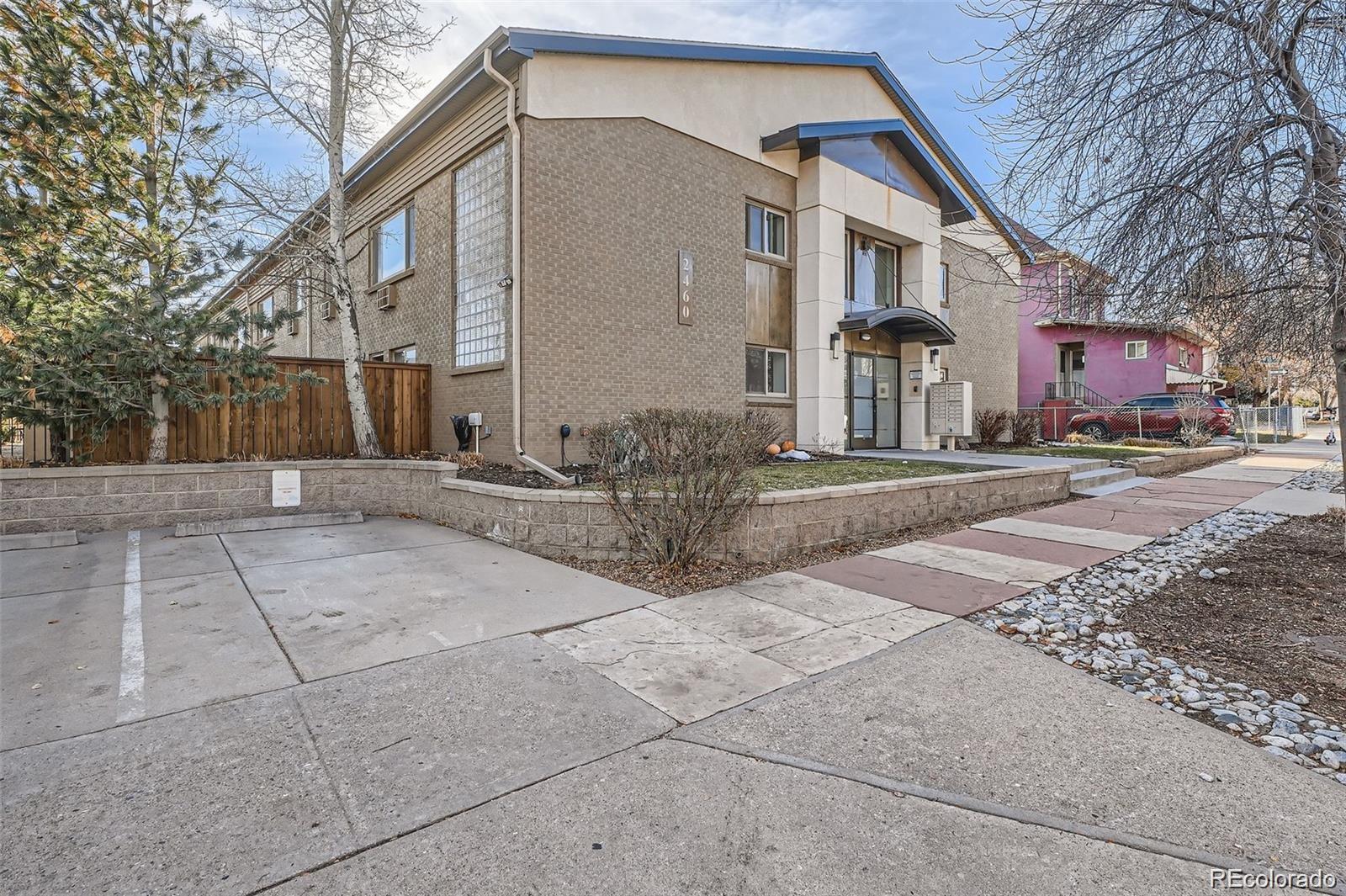 MLS Image #27 for 2460 w caithness place 104,denver, Colorado