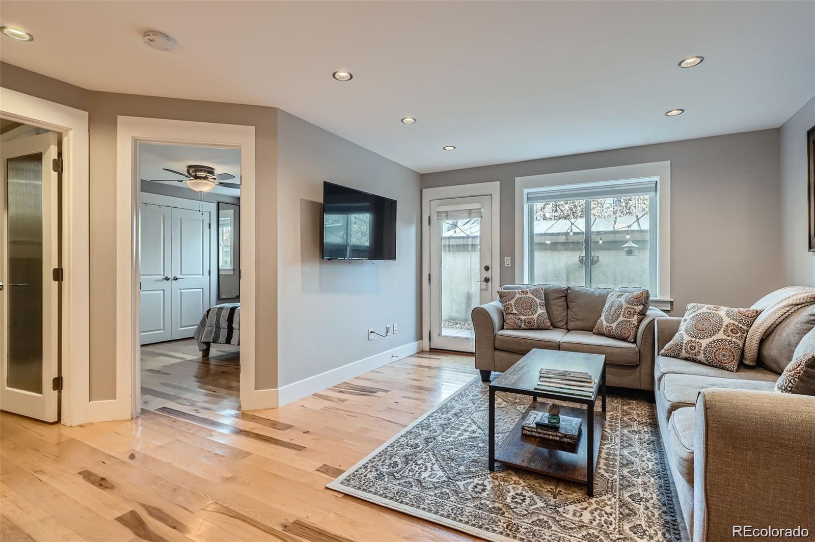 MLS Image #6 for 2460 w caithness place 104,denver, Colorado