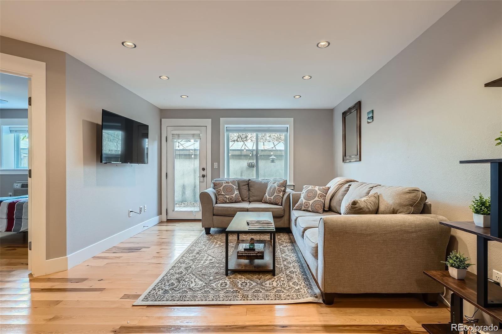 MLS Image #7 for 2460 w caithness place 104,denver, Colorado