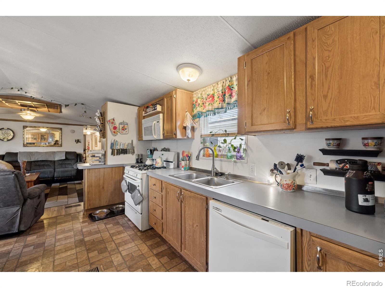 MLS Image #13 for 9048  orleans street,denver, Colorado