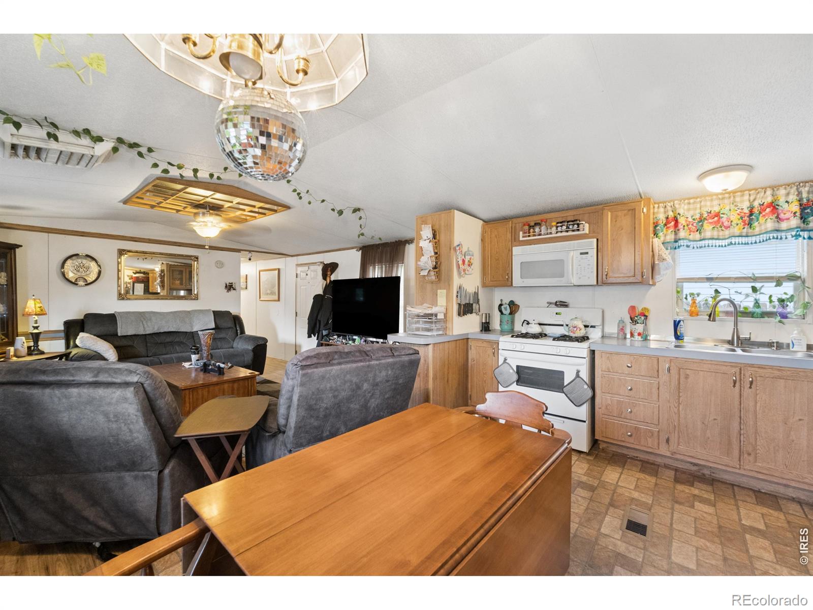 MLS Image #20 for 9048  orleans street,denver, Colorado