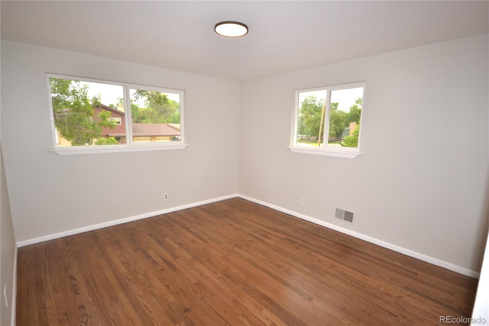 MLS Image #17 for 10251  monterey circle,denver, Colorado