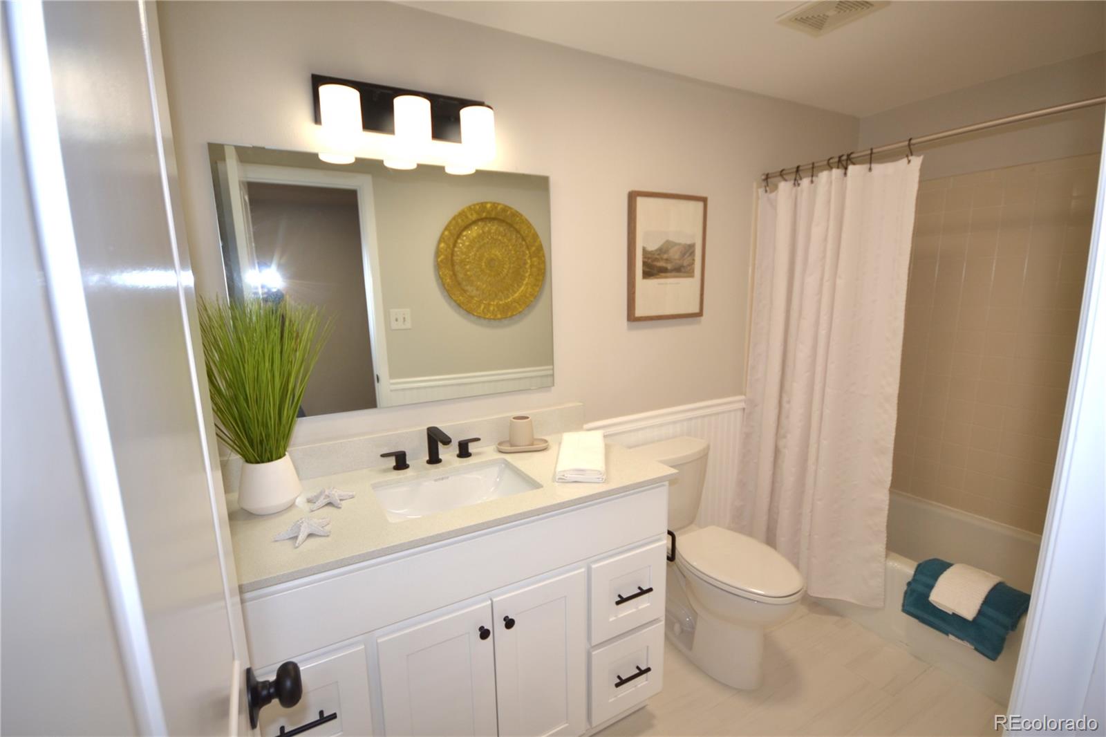 MLS Image #19 for 10251  monterey circle,denver, Colorado