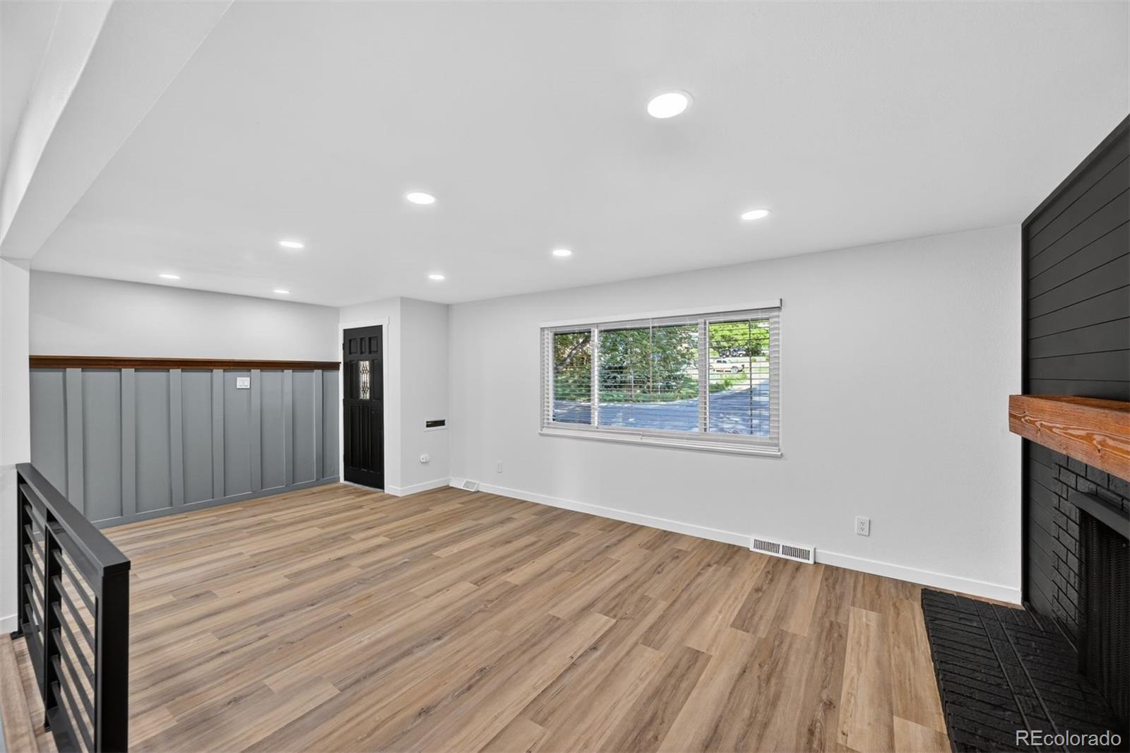 MLS Image #4 for 832 s beech street,lakewood, Colorado