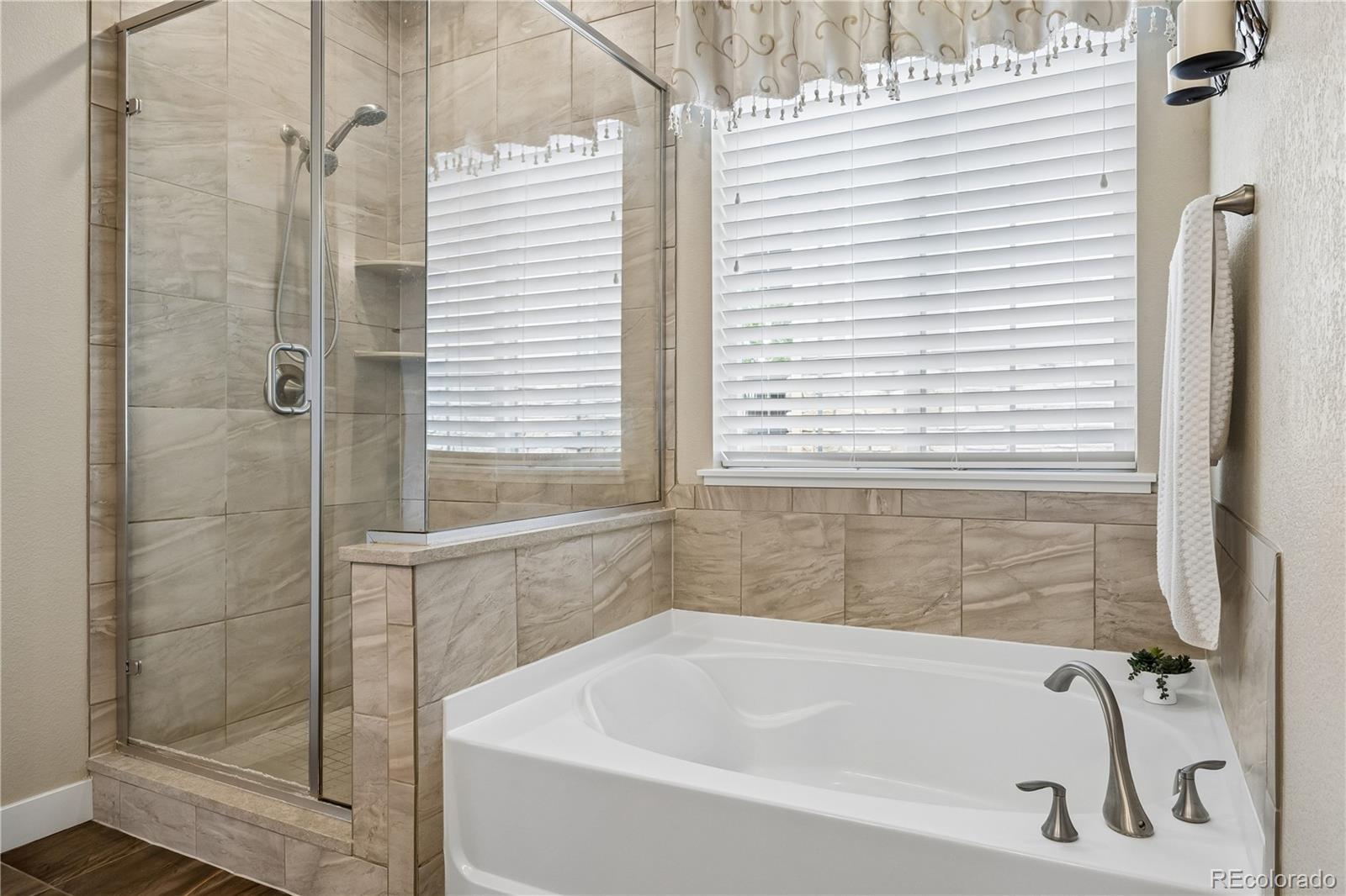 MLS Image #18 for 24347 e long drive,aurora, Colorado