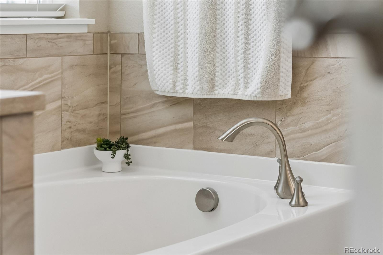 MLS Image #19 for 24347 e long drive,aurora, Colorado