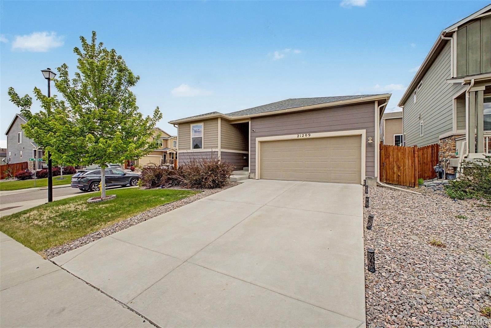 MLS Image #2 for 21209 e princeton place,aurora, Colorado