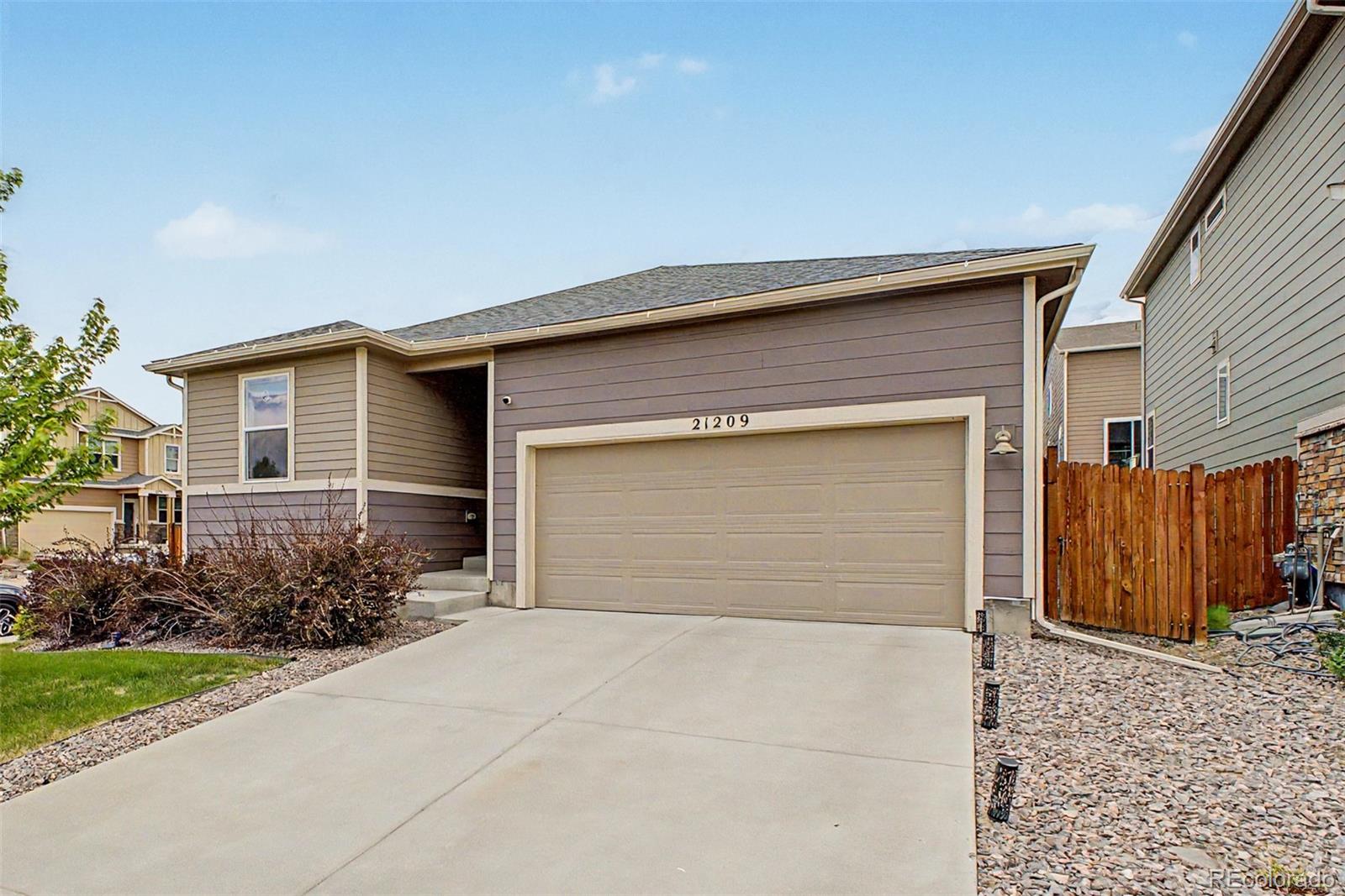 MLS Image #3 for 21209 e princeton place,aurora, Colorado
