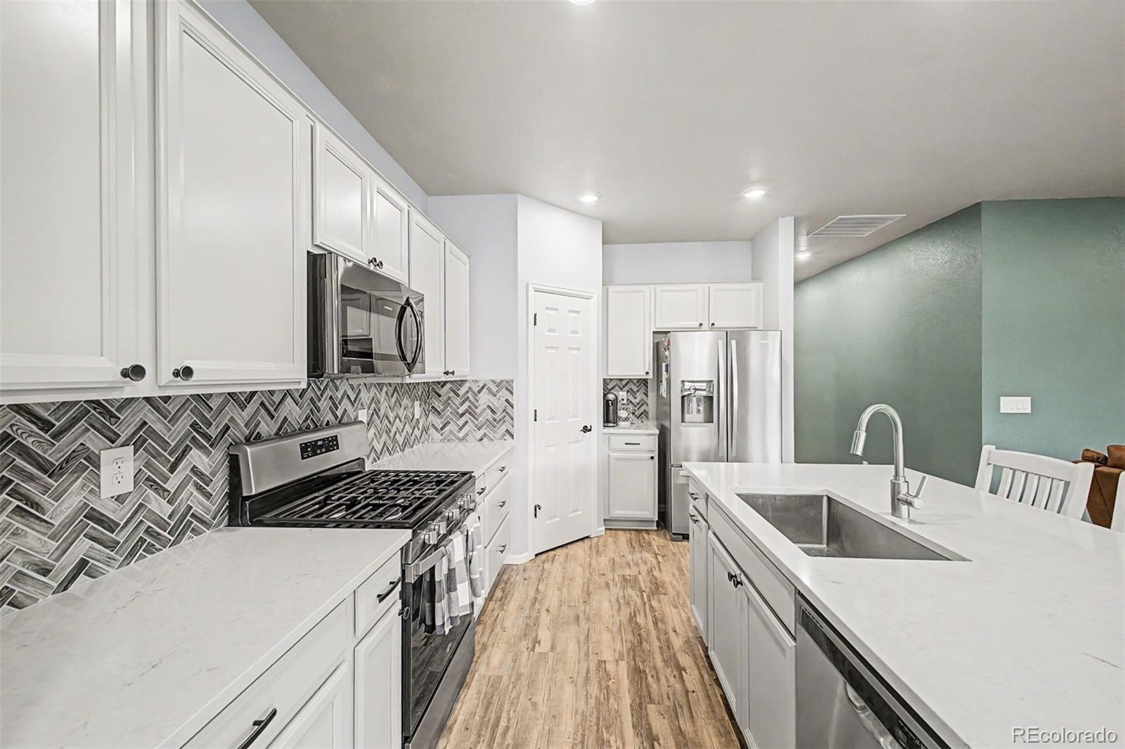 MLS Image #4 for 21209 e princeton place,aurora, Colorado