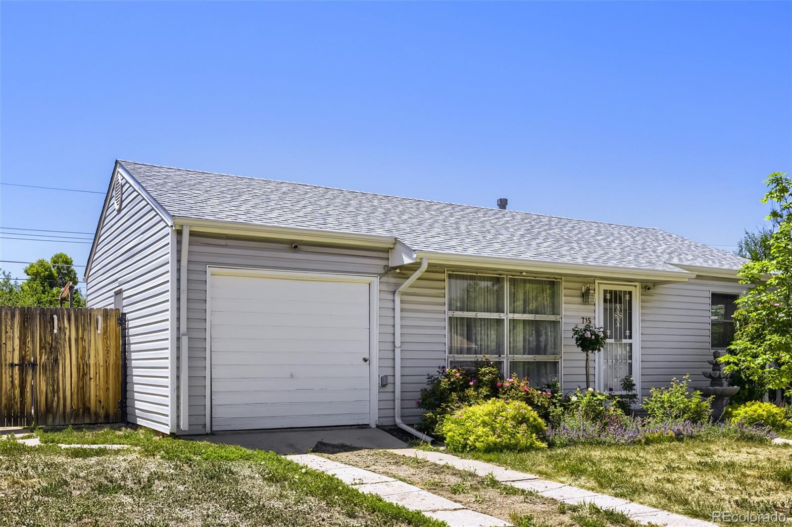 MLS Image #2 for 715  kingston street,aurora, Colorado