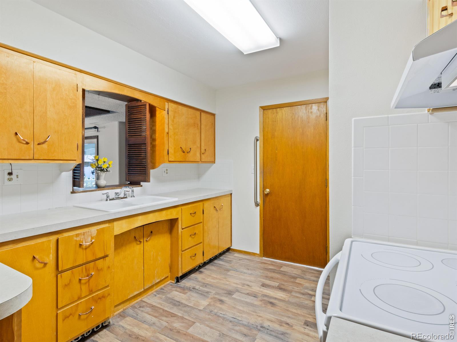 MLS Image #9 for 820  10th street,berthoud, Colorado